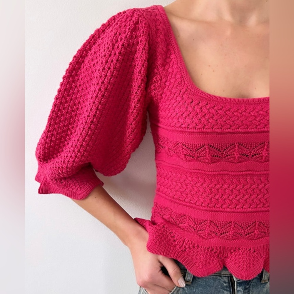 BNWT Fuchia Crochet Top S